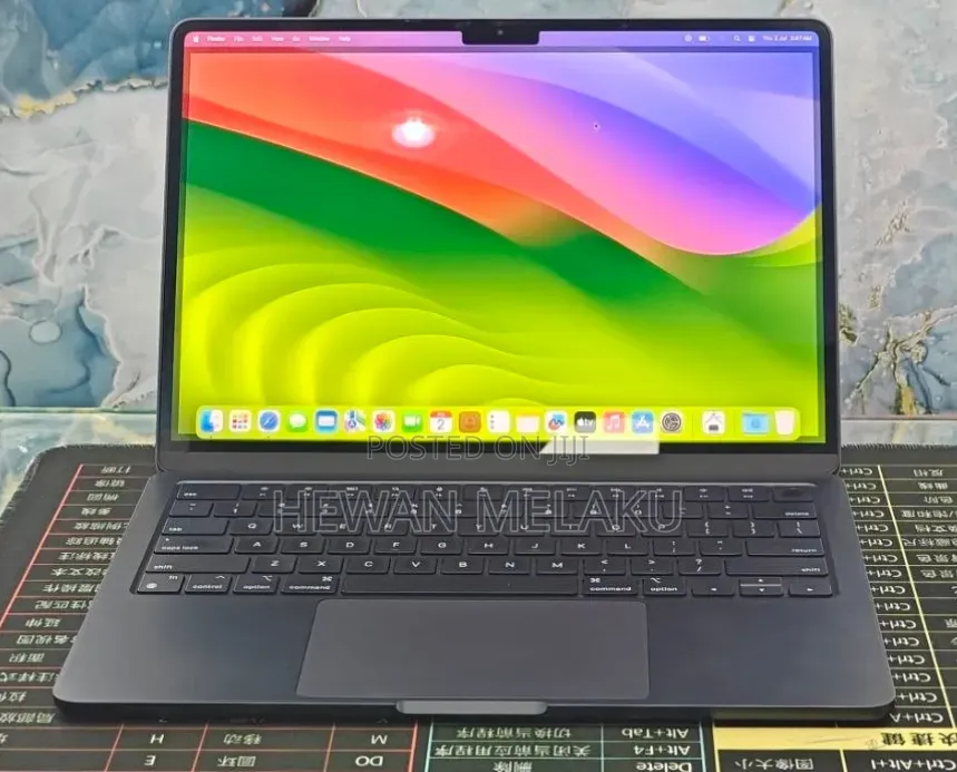 New Laptop Apple MacBook Air 2023 M2 8GB Apple M2 SSD 512GB