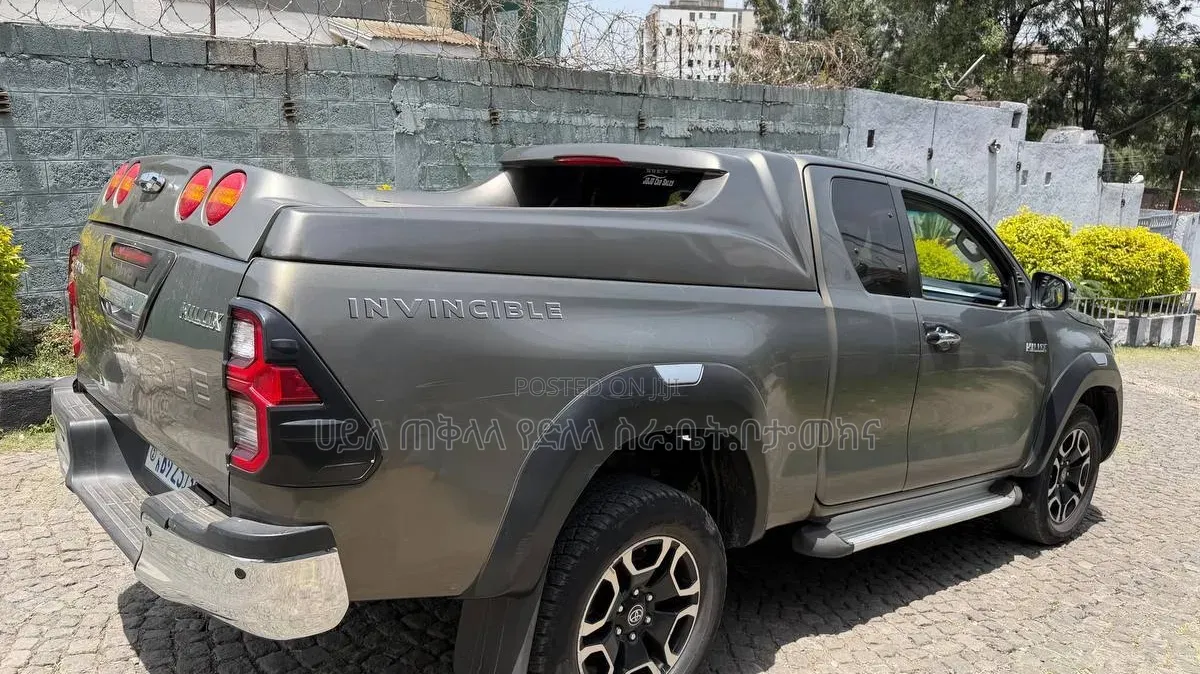 Toyota Hilux 2021 Teal