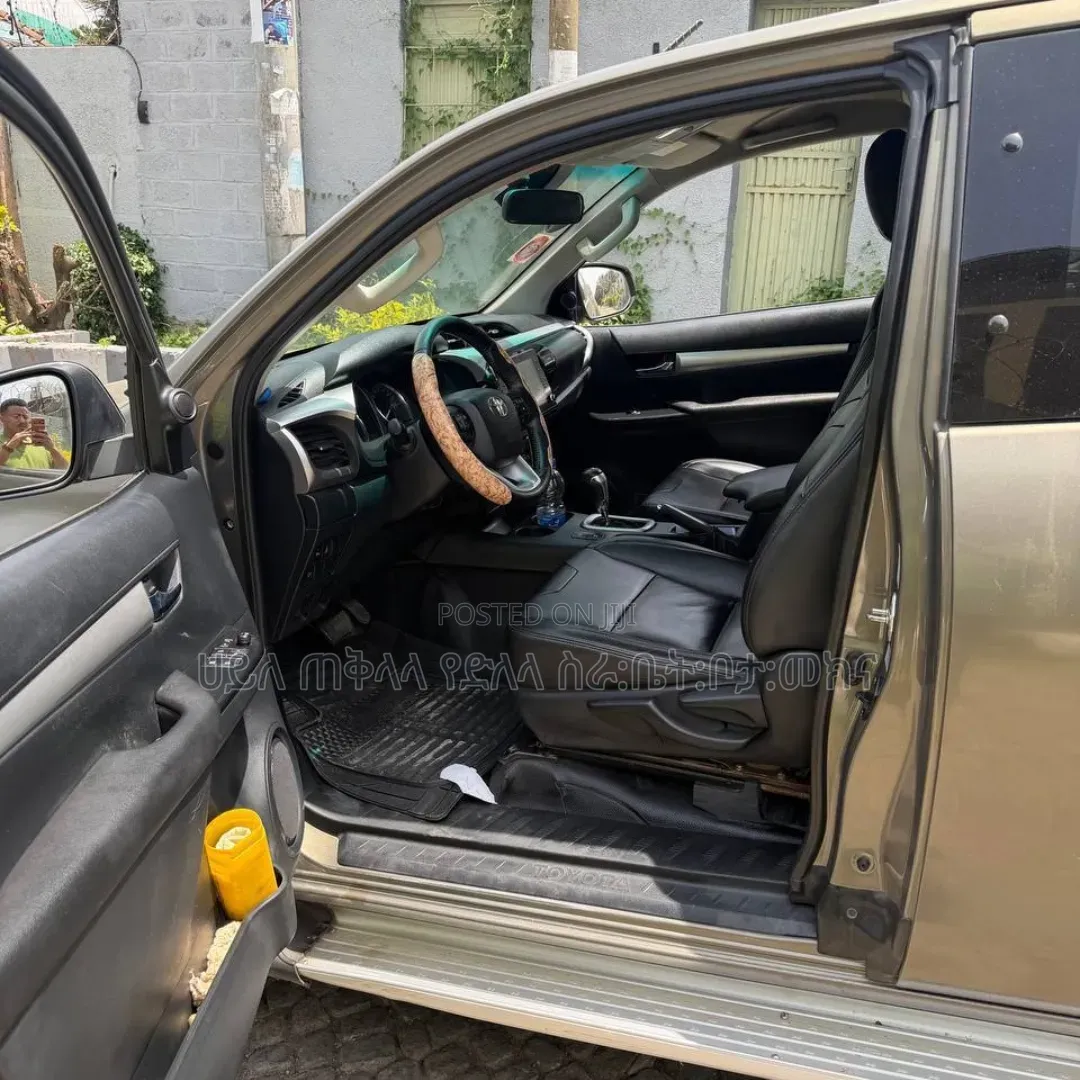 Toyota Hilux 2021 Teal