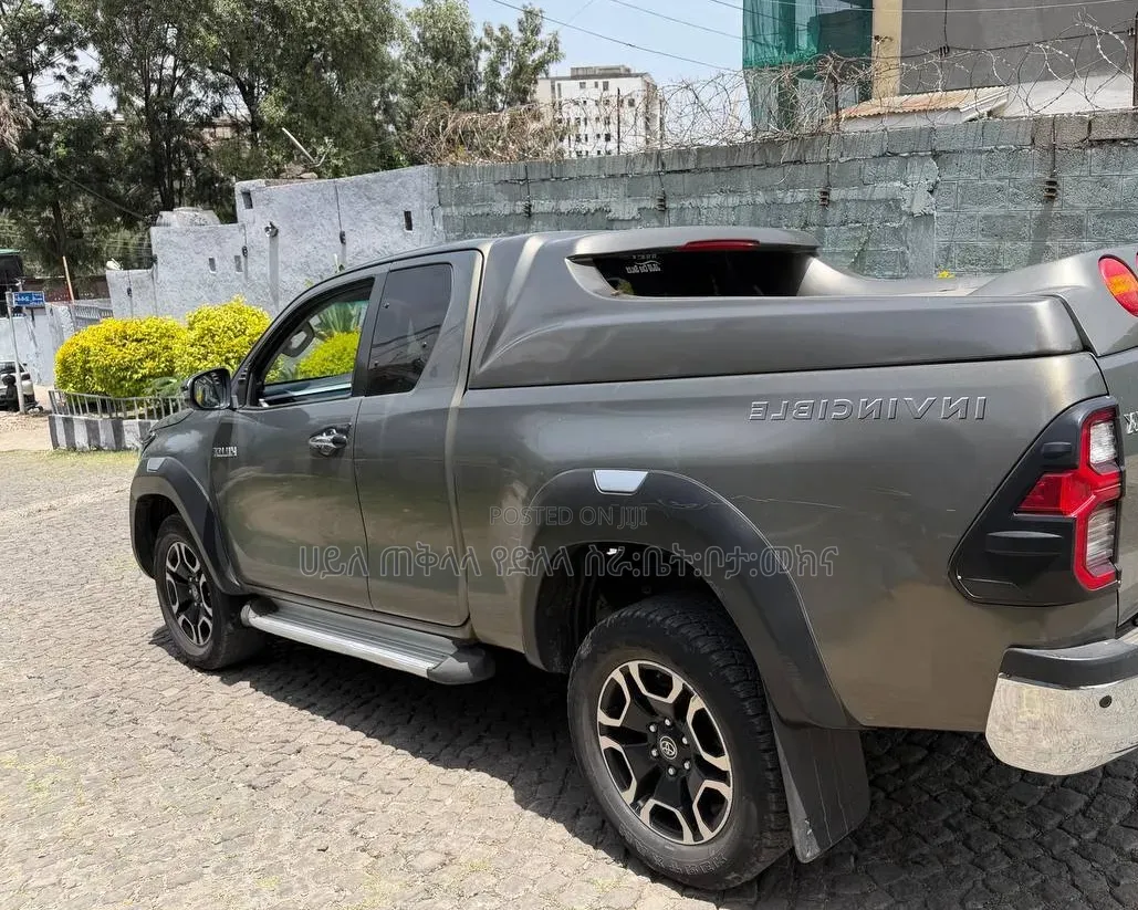 Toyota Hilux 2021 Teal