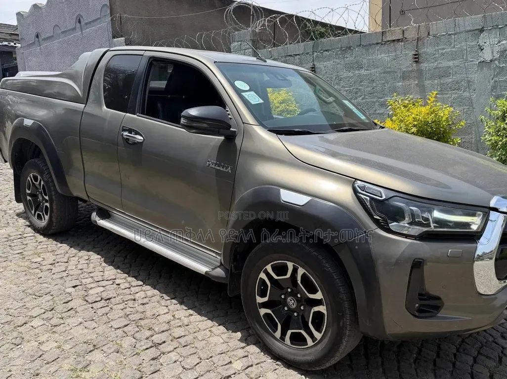 Toyota Hilux 2021 Teal