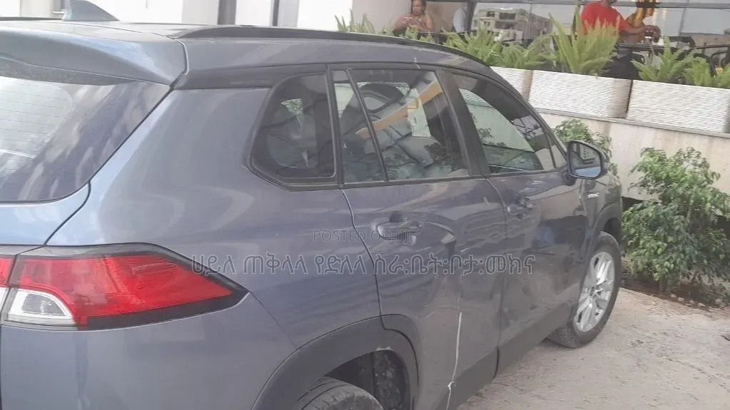 Toyota Corolla Cross Hybrid 2024 Beige