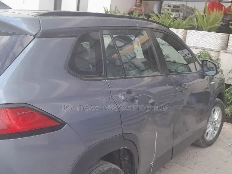 Toyota Corolla Cross Hybrid 2024 Beige