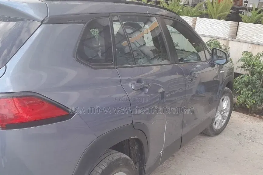 Toyota Corolla Cross Hybrid 2024 Beige