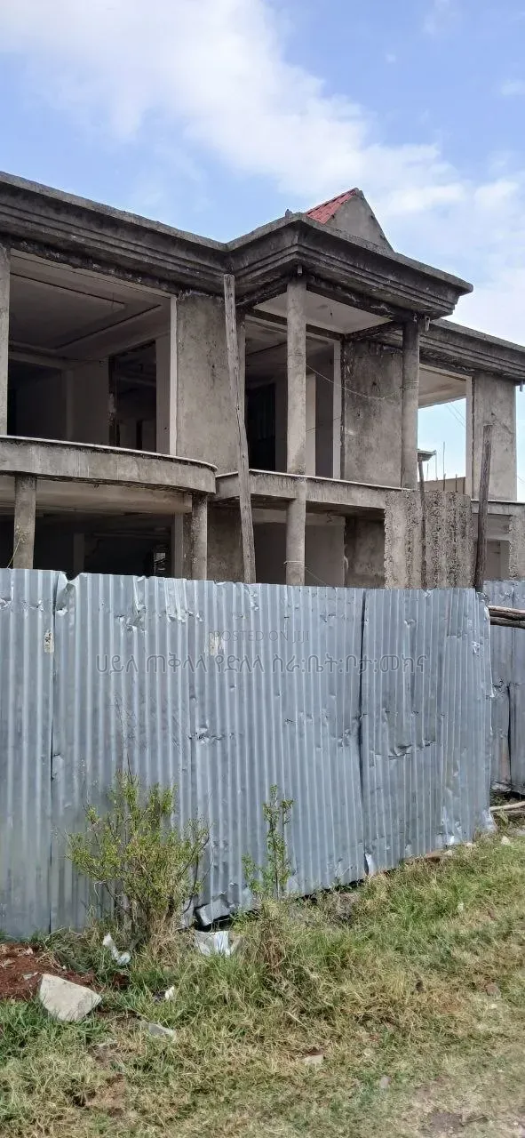 6bdrm Townhouse/Terrace in Rosseta Realstate, Oromia-Finfinne for sale