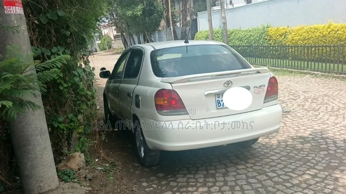 Toyota Platz 2005 Off white