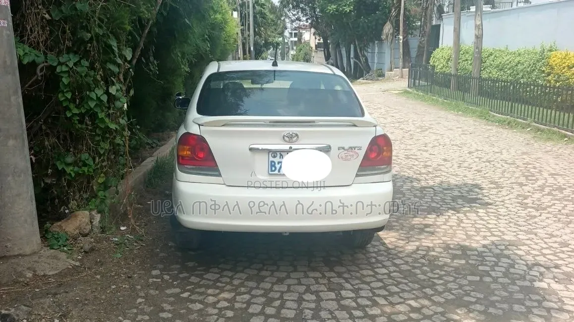 Toyota Platz 2005 Off white