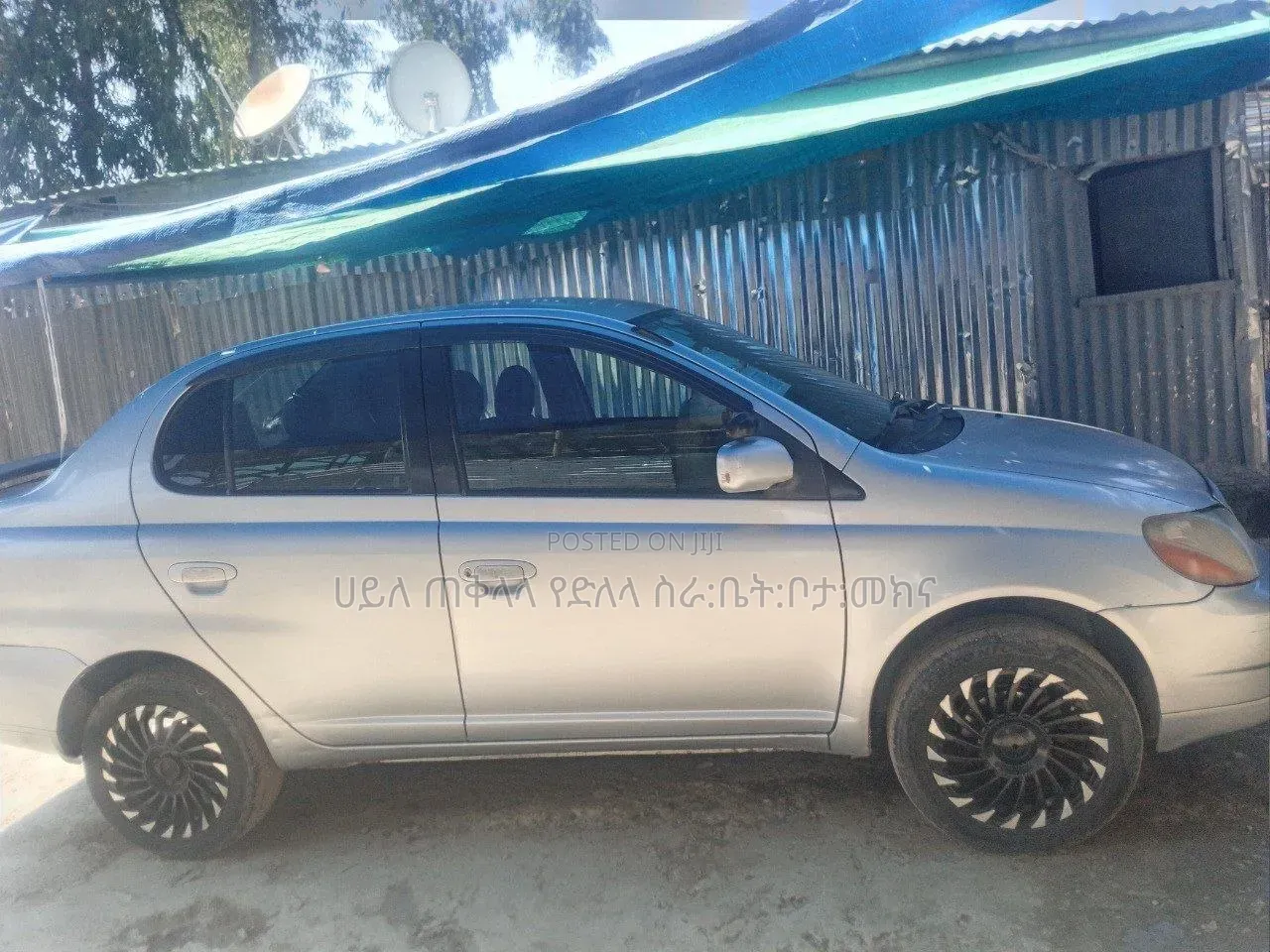 Toyota Platz 2002 Silver