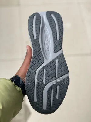 Skechers Sneakers: Maximum Work Area Comfort