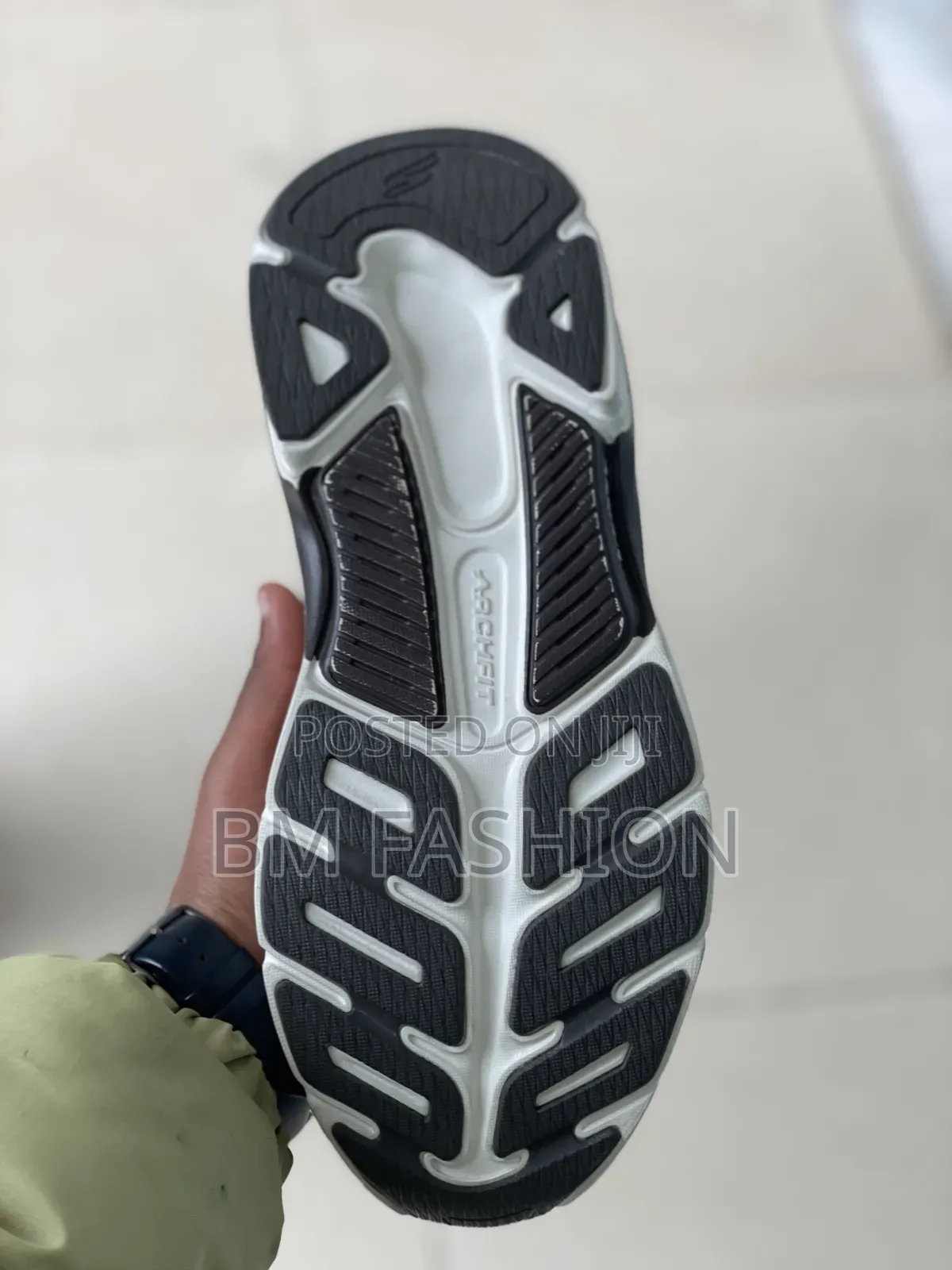 Skechers Max Cushion: Work Friendly