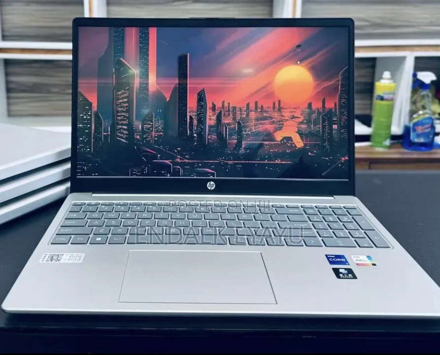 New Laptop HP 16GB Intel Core i7 SSD 512GB