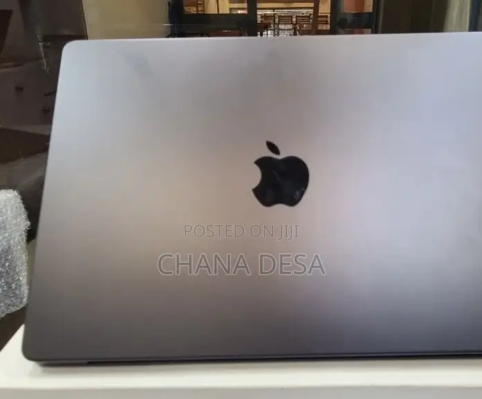 New Laptop Apple MacBook Pro 2025 M5 16GB Apple M5 Pro SSD 512GB