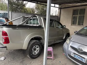 Toyota Hilux 2.5 D-4D 4X4 SRX 2010