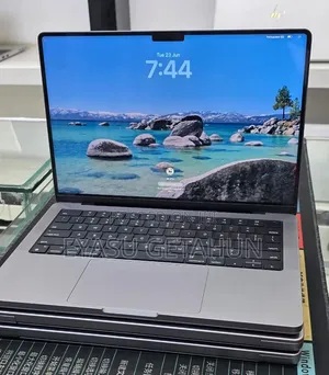 New Laptop Apple MacBook Pro 2021 M1 32GB Apple M1 Pro SSD 512GB