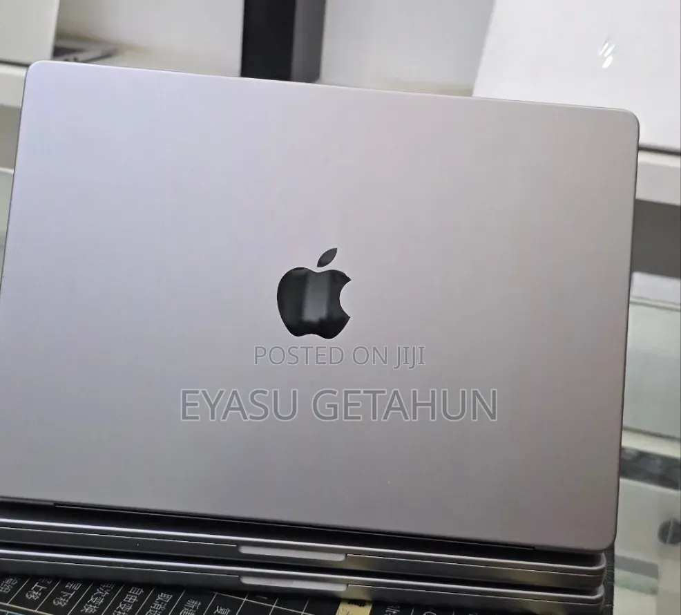 New Laptop Apple MacBook Pro 2021 M1 32GB Apple M1 Pro SSD 512GB
