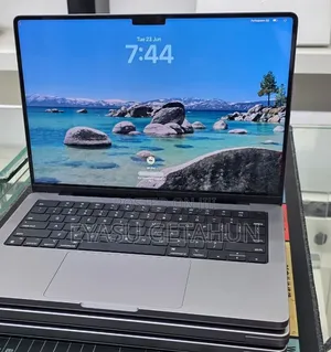 New Laptop Apple MacBook Pro 2021 M1 32GB Apple M1 Pro SSD 512GB