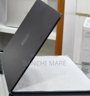 New Laptop Apple MacBook Air 16GB Apple M4 SSD 256GB