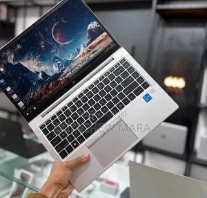 New Laptop HP EliteBook 830 G8 8GB Intel Core i5 SSD 512GB