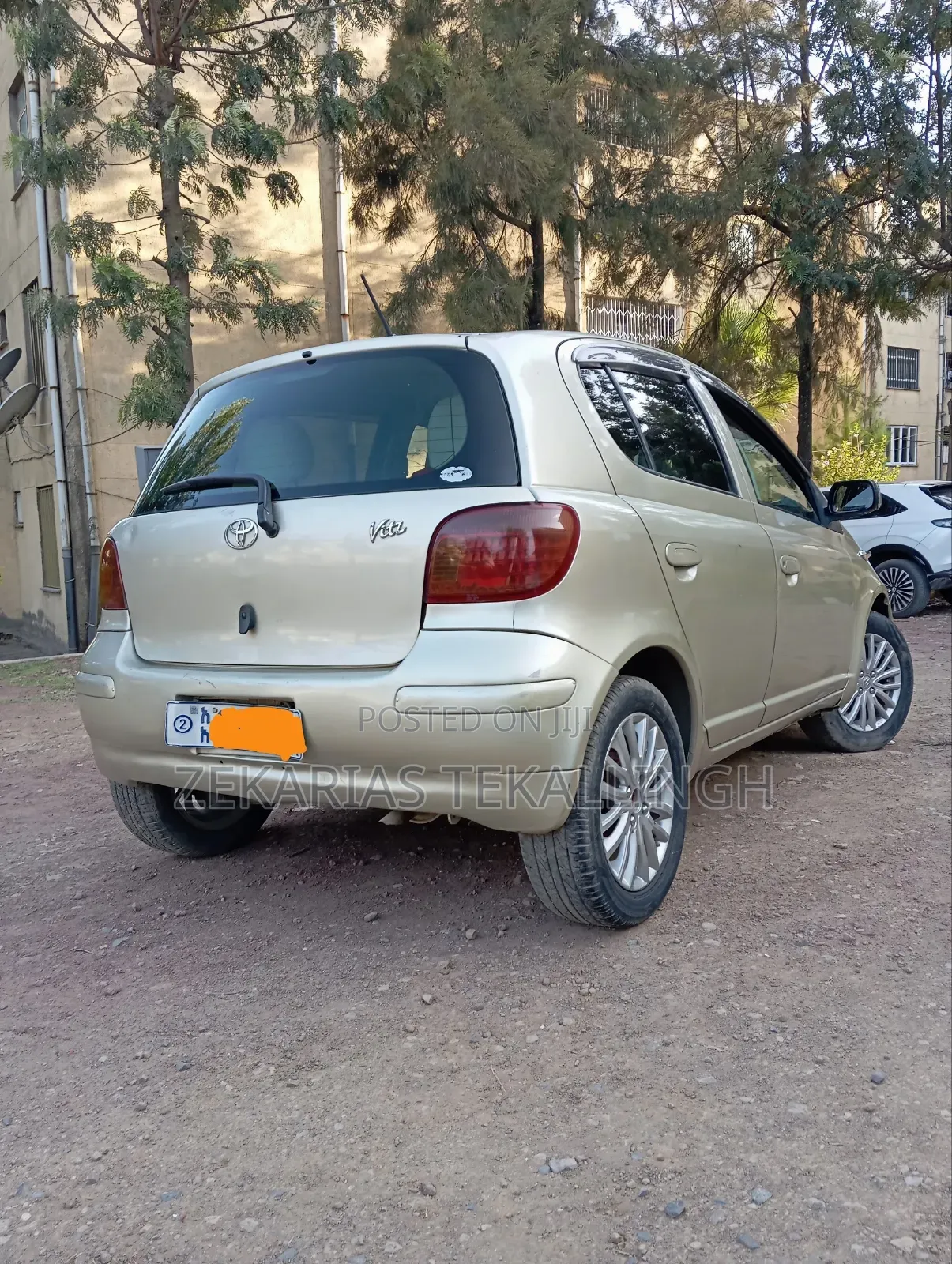Toyota Vitz 2004 Gold