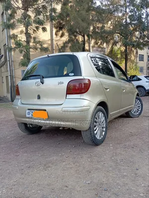 Toyota Vitz 2004 Gold