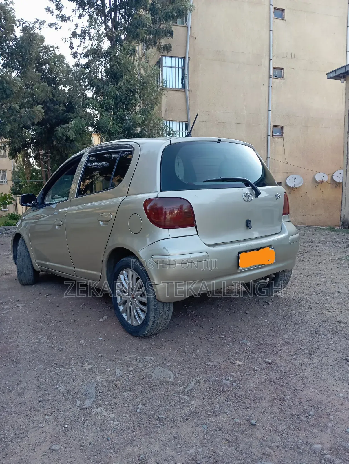 Toyota Vitz 2004 Gold