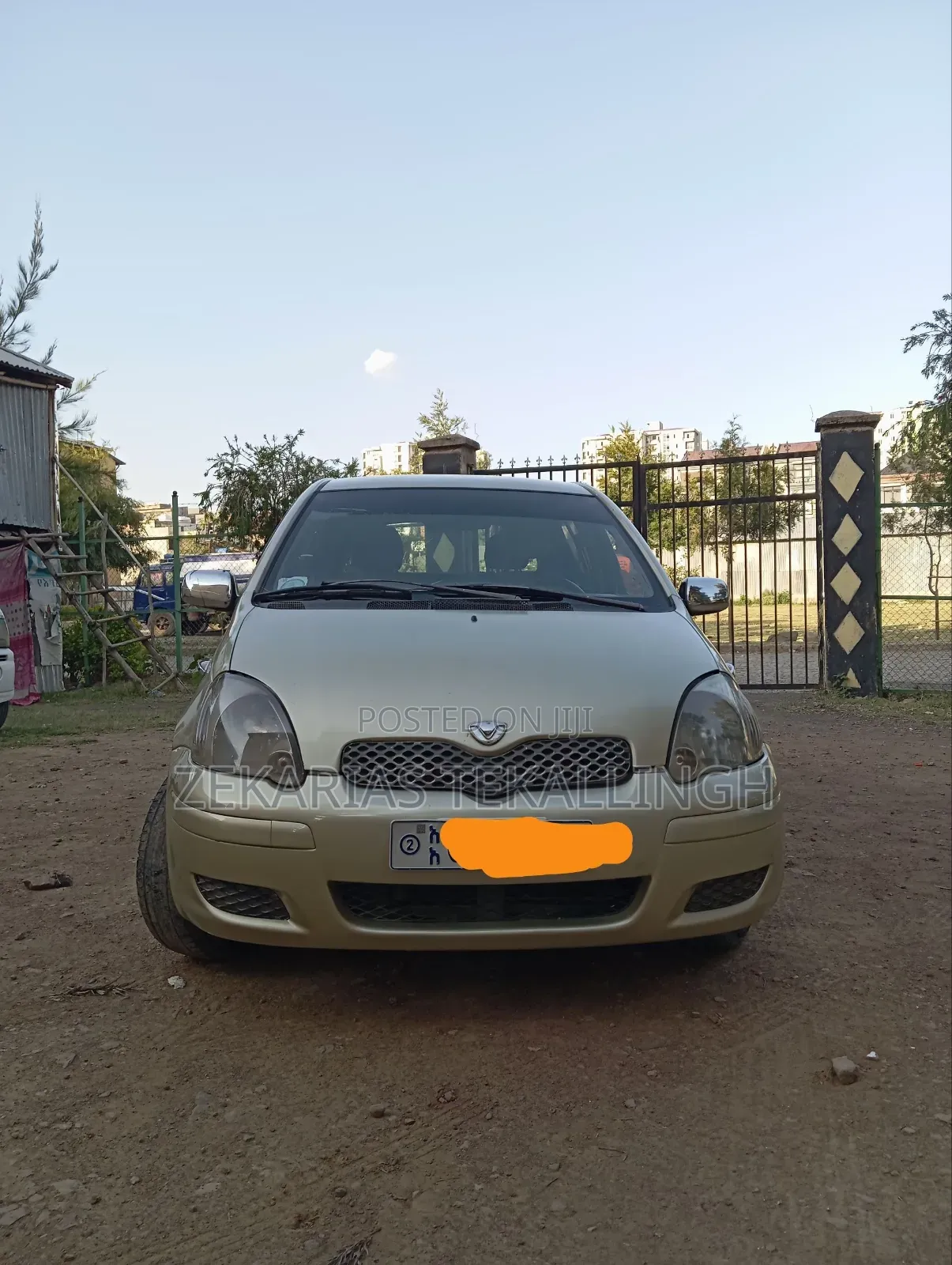 Toyota Vitz 2004 Gold