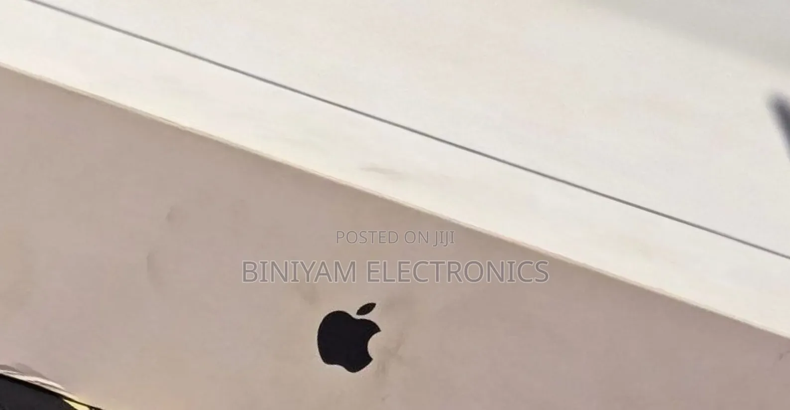 New Laptop Apple MacBook Air 2025 M4 16GB Apple M4 SSD 256GB