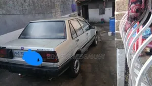 Toyota Corolla 1986 Gold