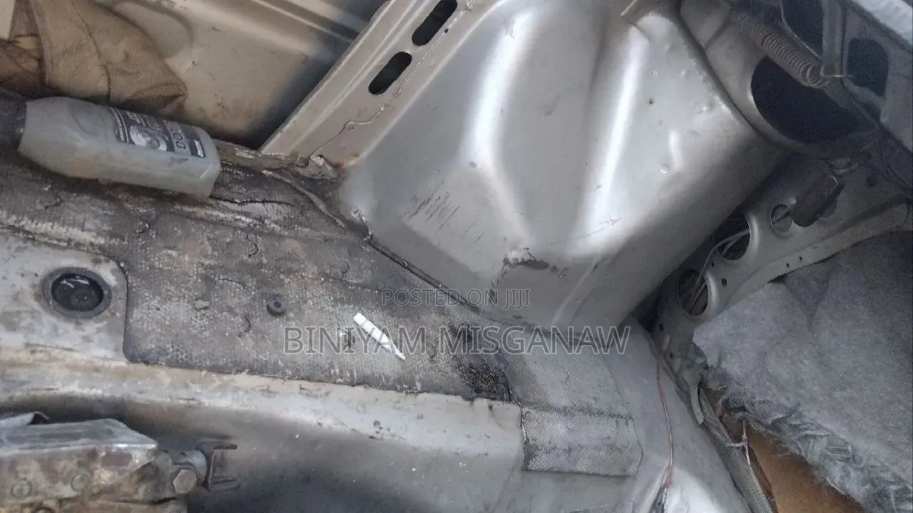 Toyota Corolla 1986 Gold