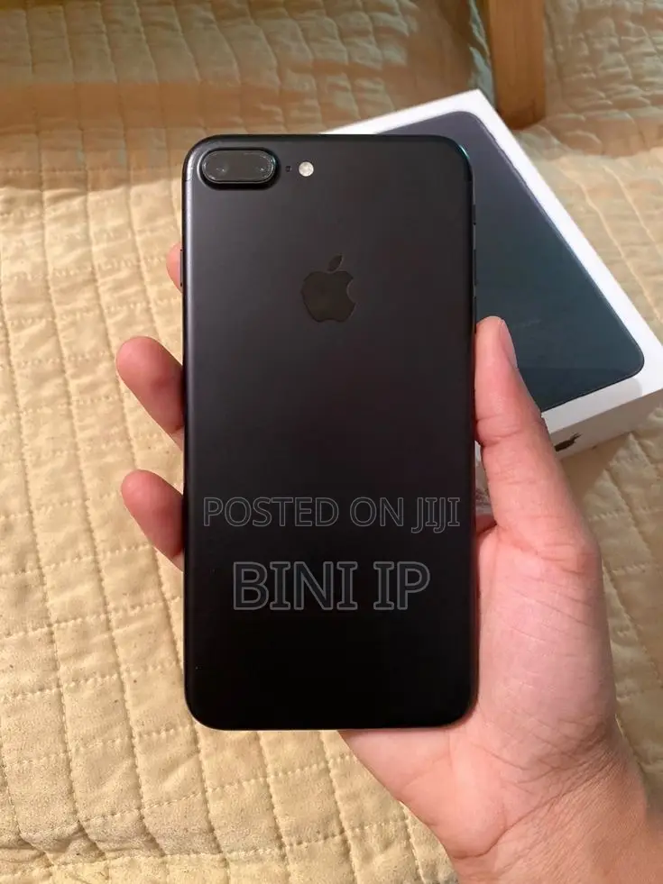 New Apple iPhone 7 Plus 128 GB Black
