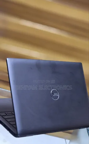 New Laptop Dell Latitude 3320 8GB Intel Core i7 SSD 256GB