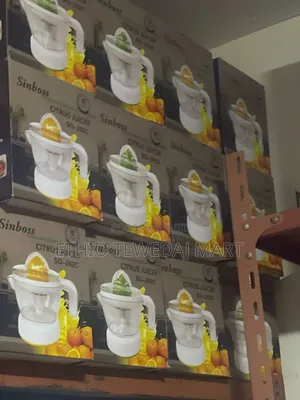 Sinboss Citrus Juicer 0.7l Sinbos Citrus Juicer የብርቱካን መጭመቂያ