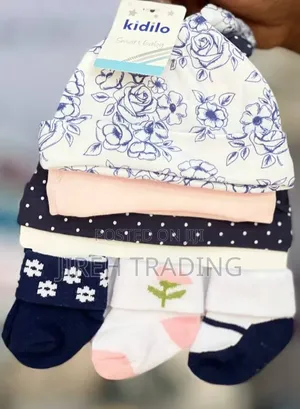 Kidilo Smart Baby Hat Sock Set 0-9months የሕፃናት ቆብ እና ካልሲ ስብስብ ከ0–9ወር