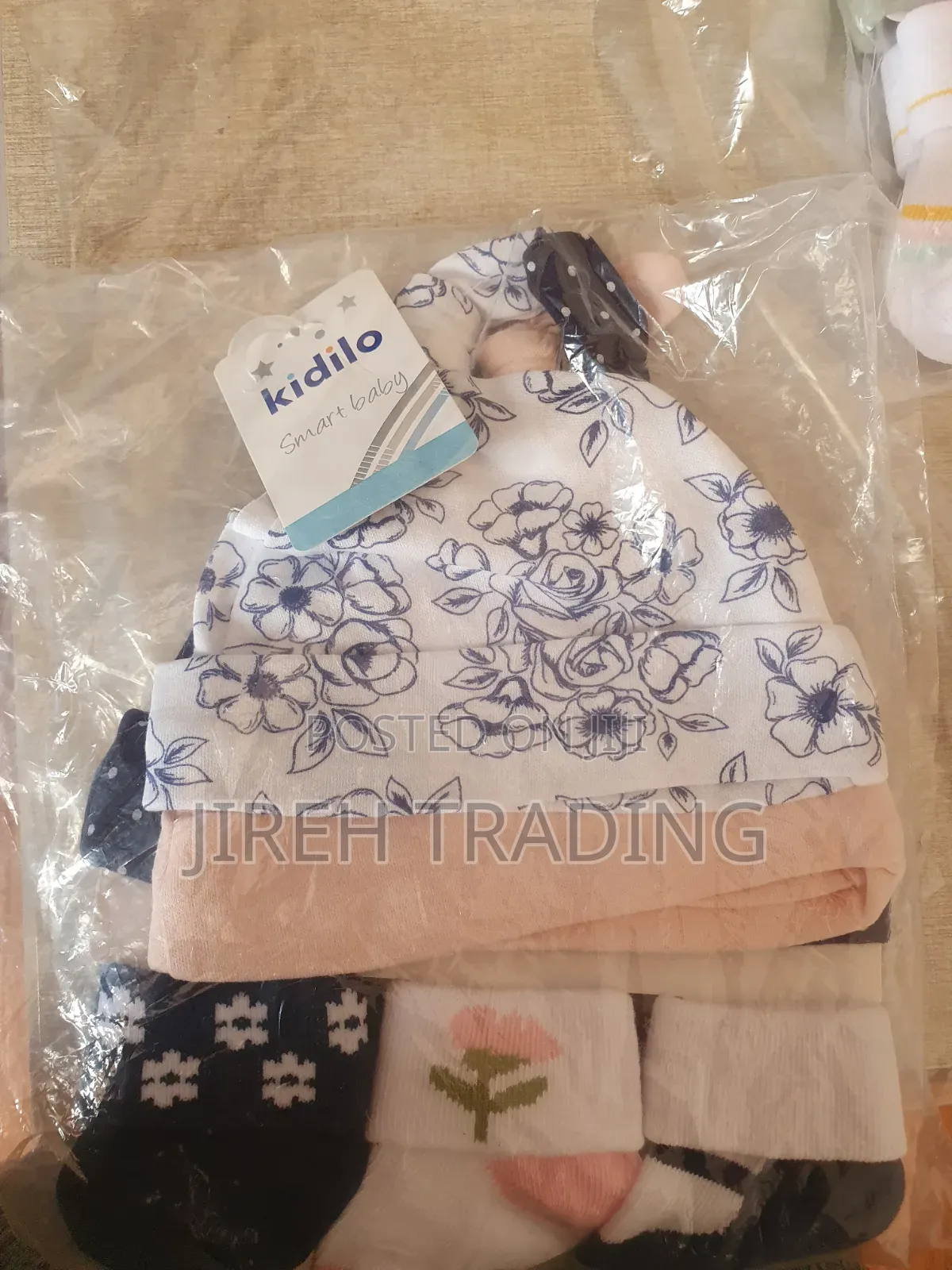 Kidilo Smart Baby Hat Sock Set 0-9months የሕፃናት ቆብ እና ካልሲ ስብስብ ከ0–9ወር