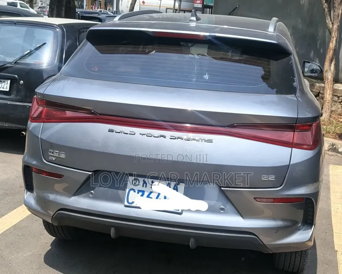BYD E2 43 kWh 94 hp FWD 2025 Gray
