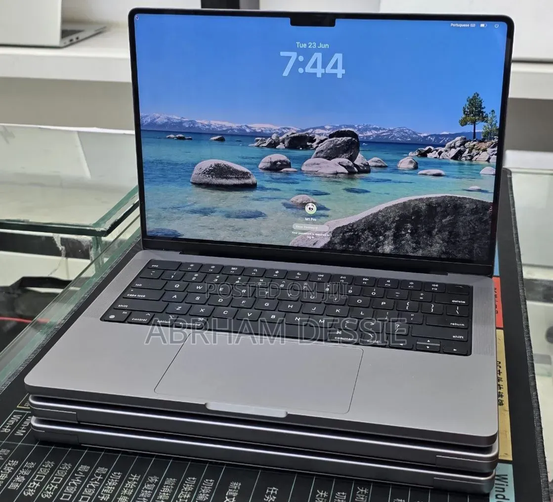 New Laptop Apple MacBook Pro 2021 M1 32GB Apple M1 SSD 512GB