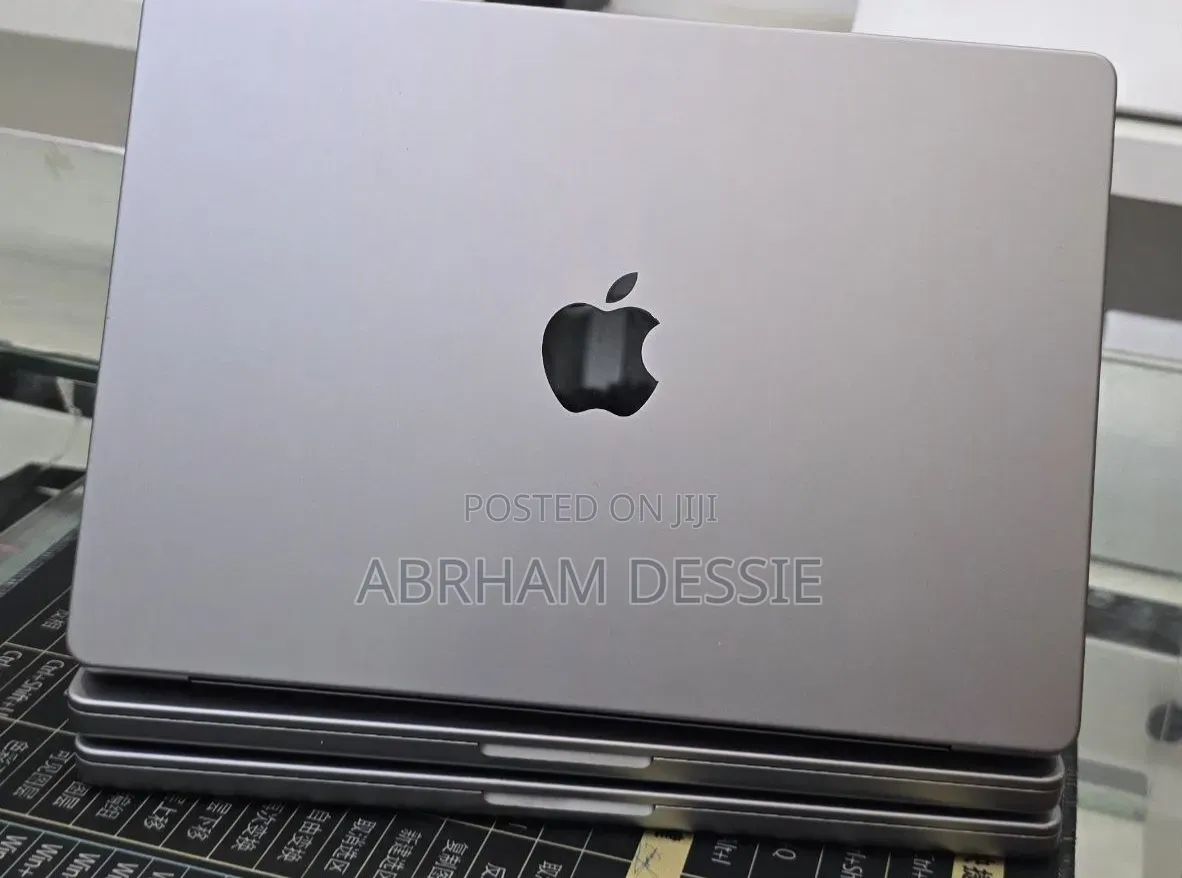 New Laptop Apple MacBook Pro 2021 M1 32GB Apple M1 SSD 512GB