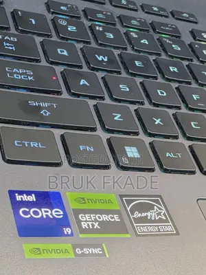 New Laptop Asus ROG Strix G18 16GB Intel Core i9 SSD 1T