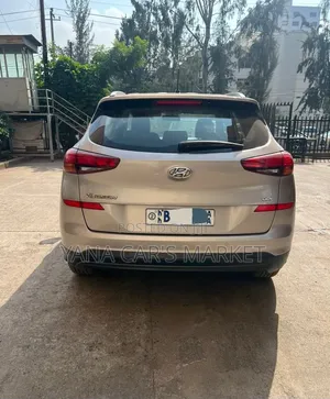 Hyundai Tucson 2018 Gold