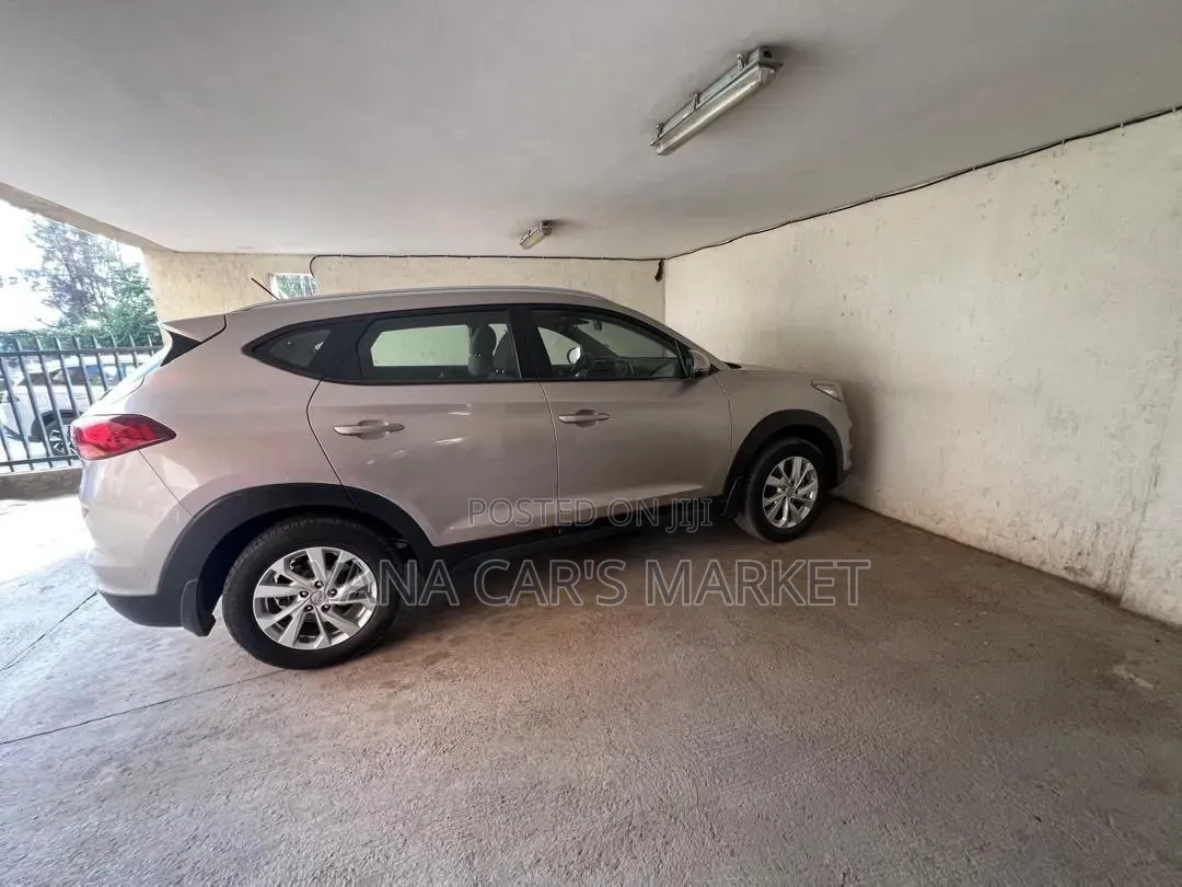 Hyundai Tucson 2018 Gold