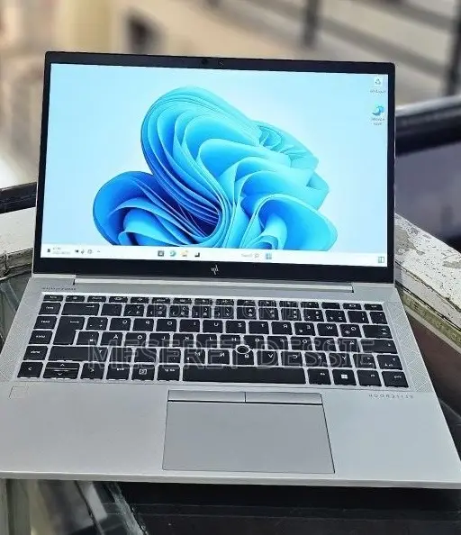 New Laptop HP EliteBook 840 G8 16GB Intel Core i5 SSD 512GB