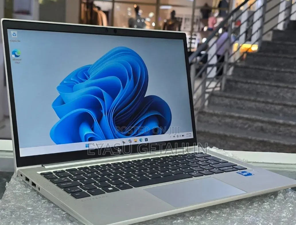New Laptop HP EliteBook 830 G8 16GB Intel Core i5 SSD 512GB
