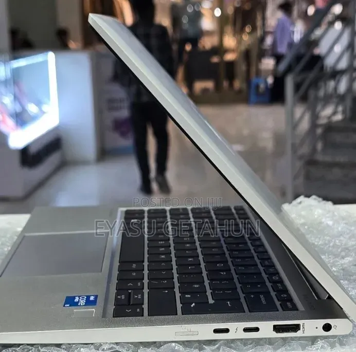 New Laptop HP EliteBook 830 G8 16GB Intel Core i5 SSD 512GB