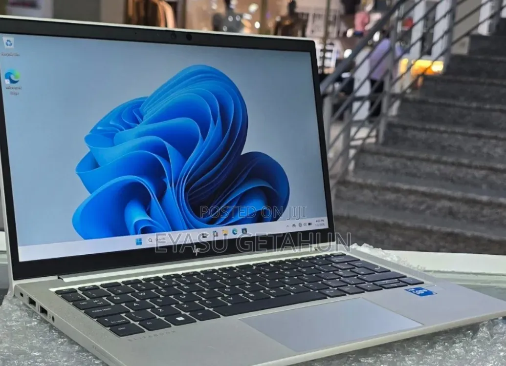 New Laptop HP EliteBook 830 G8 16GB Intel Core i5 SSD 512GB