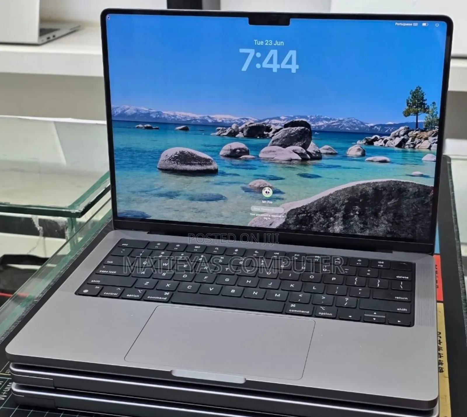 New Laptop Apple MacBook Pro 2021 M1 32GB Apple M1 Pro SSD 512GB