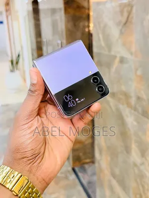 Samsung Galaxy Z Flip4 128 GB Purple
