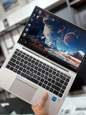 New Laptop HP EliteBook 830 G8 16GB Intel Core i5 SSD 512GB