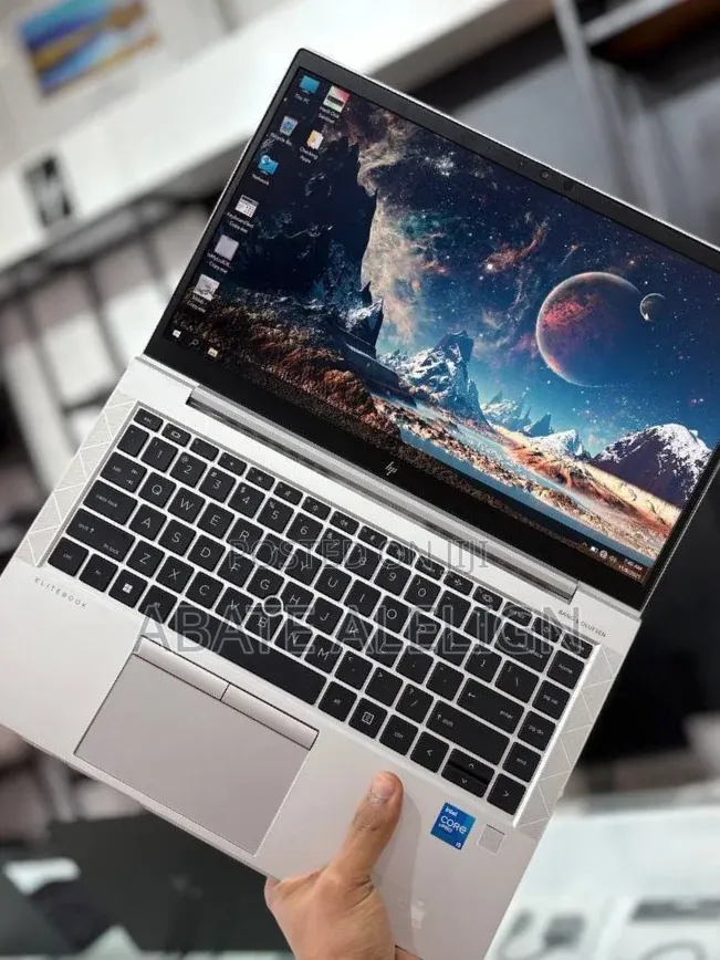 New Laptop HP EliteBook 830 G8 16GB Intel Core i5 SSD 512GB