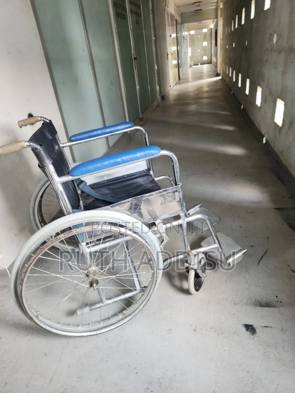 Best Seller Cheapest Steel Wheelchair Used Hospital Manual
Whelchair