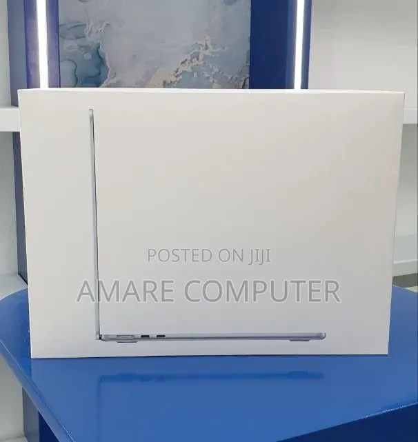 New Laptop Apple MacBook Pro 2025 M5 16GB Apple M5 SSD 512GB